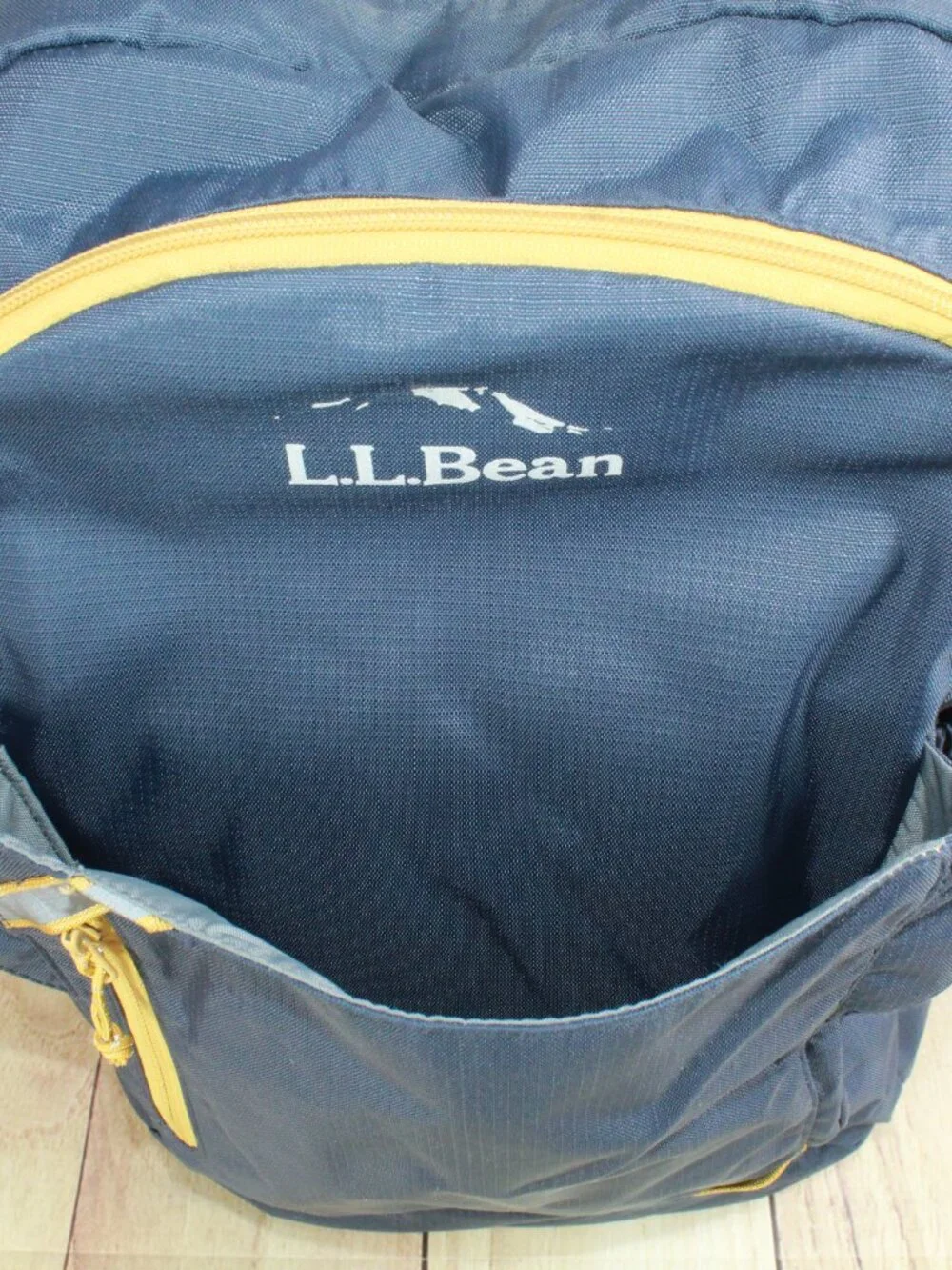 READ–LL Bean Unisex Adult Comfort Carry Portable Locker Pack 42L Backpack Hiking